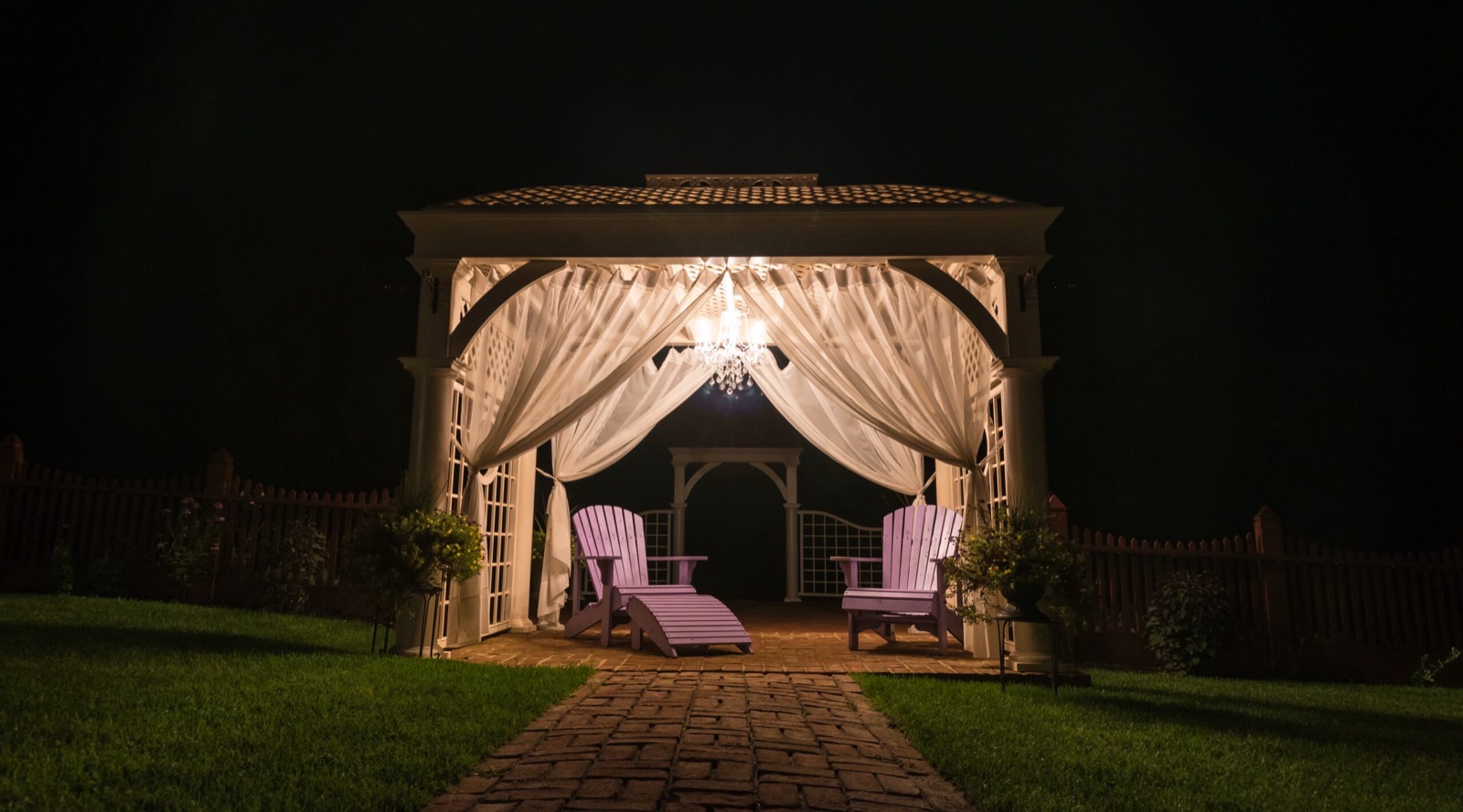 Creative Ways To Style and Decorate Your Vinyl Pergola for Maximum Curb Appeal