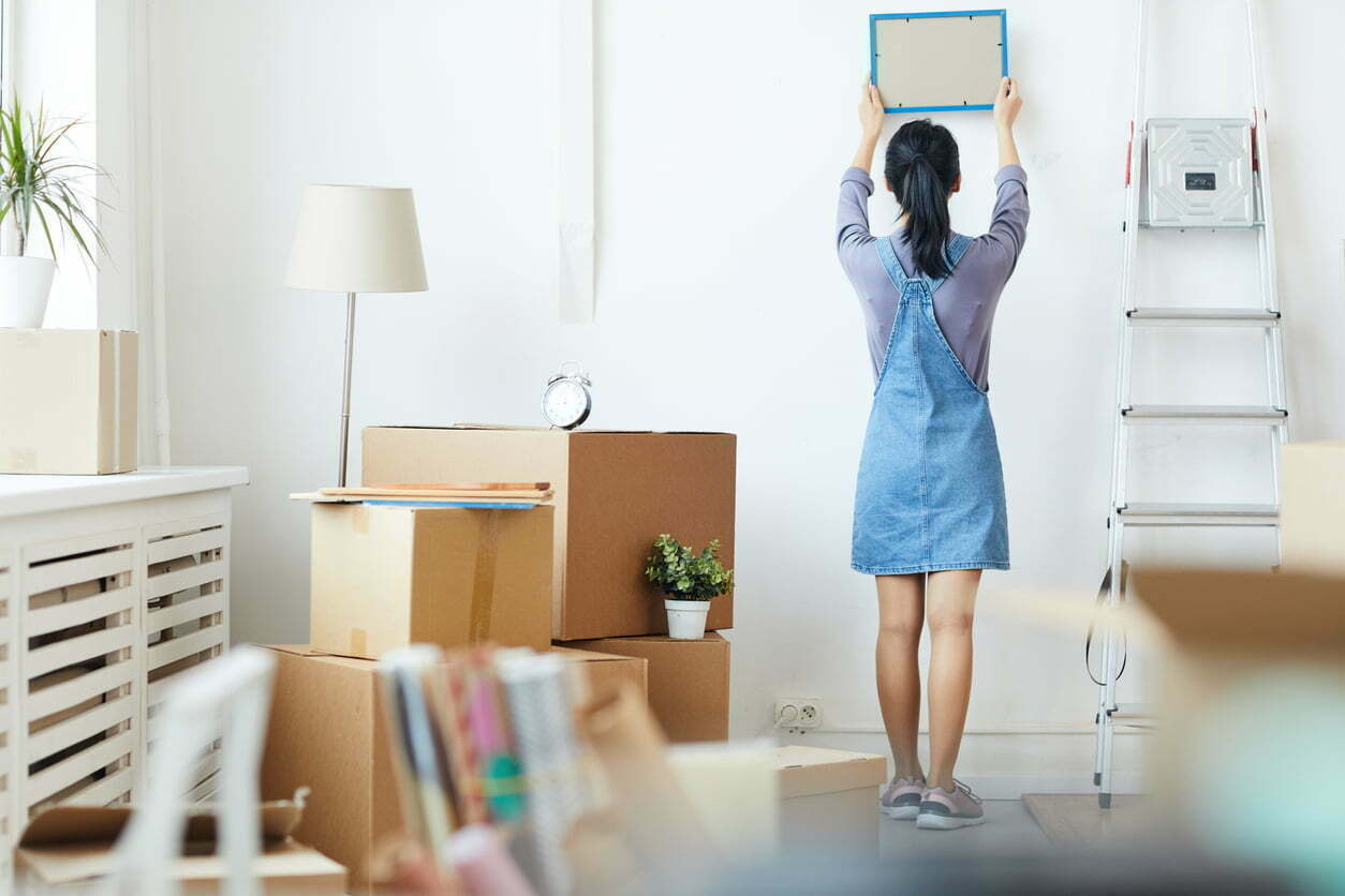 What to Bring to Your College Dorm? The Ultimate Packing Checklist